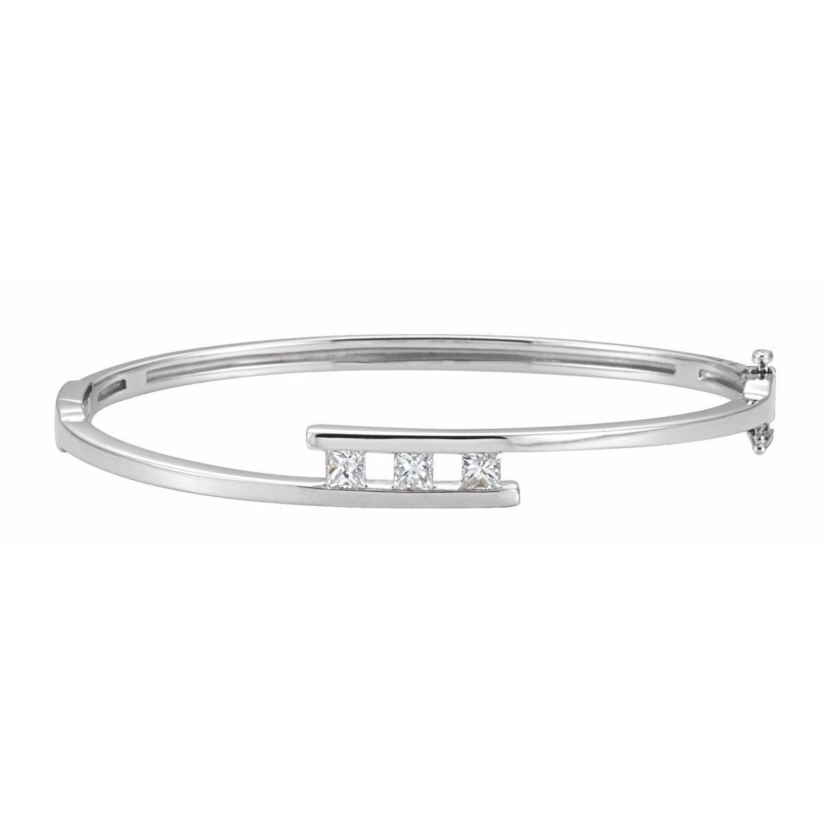 Three-Stone Hinged Bangle Bracelet (6.9 Mm) - Series 66021