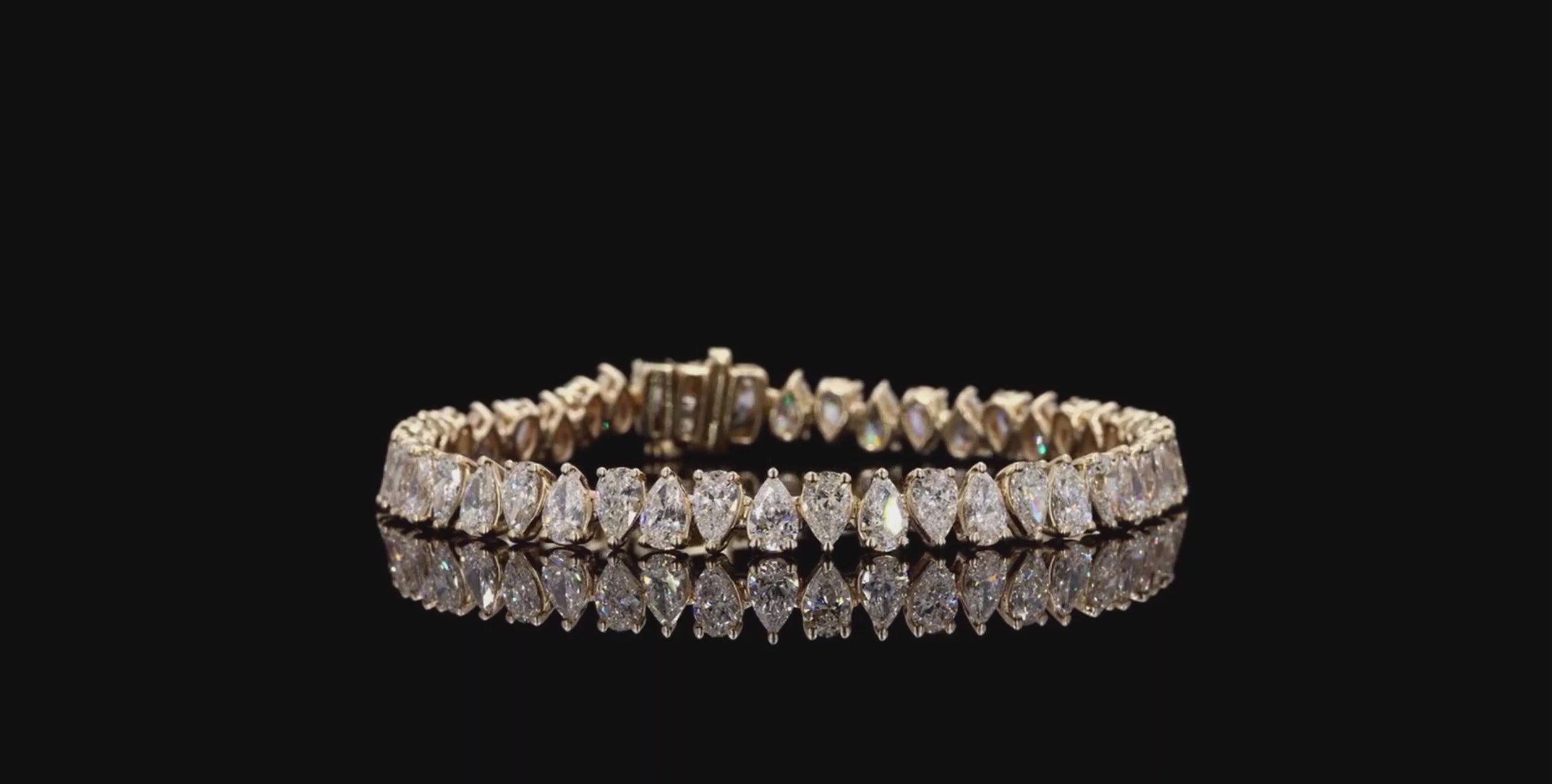 Royale Alternating Pear Diamond Bracelet