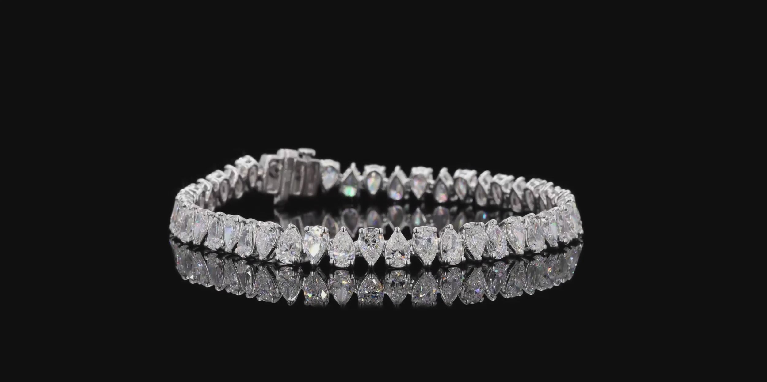 Royale Alternating Pear Diamond Bracelet