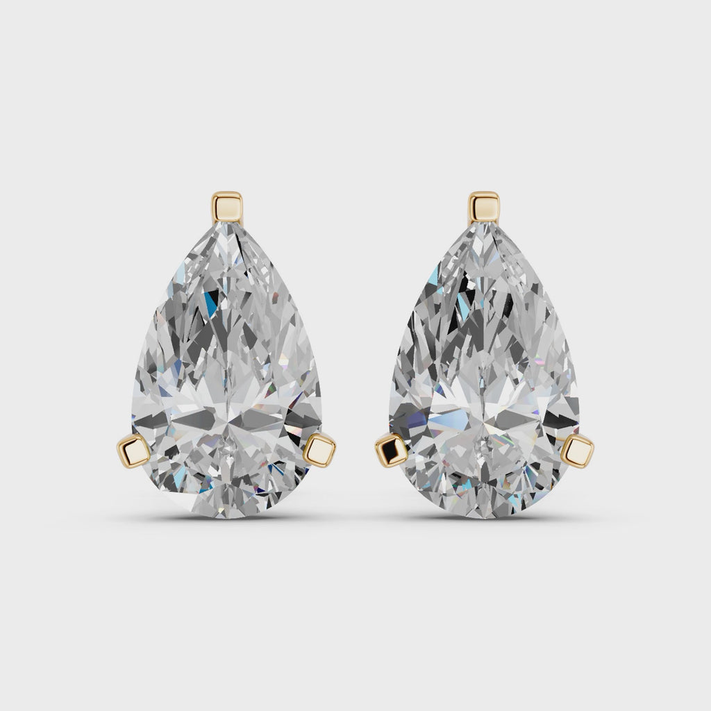 Pear Lab Diamond Martini Stud in 14K Yellow Gold – video